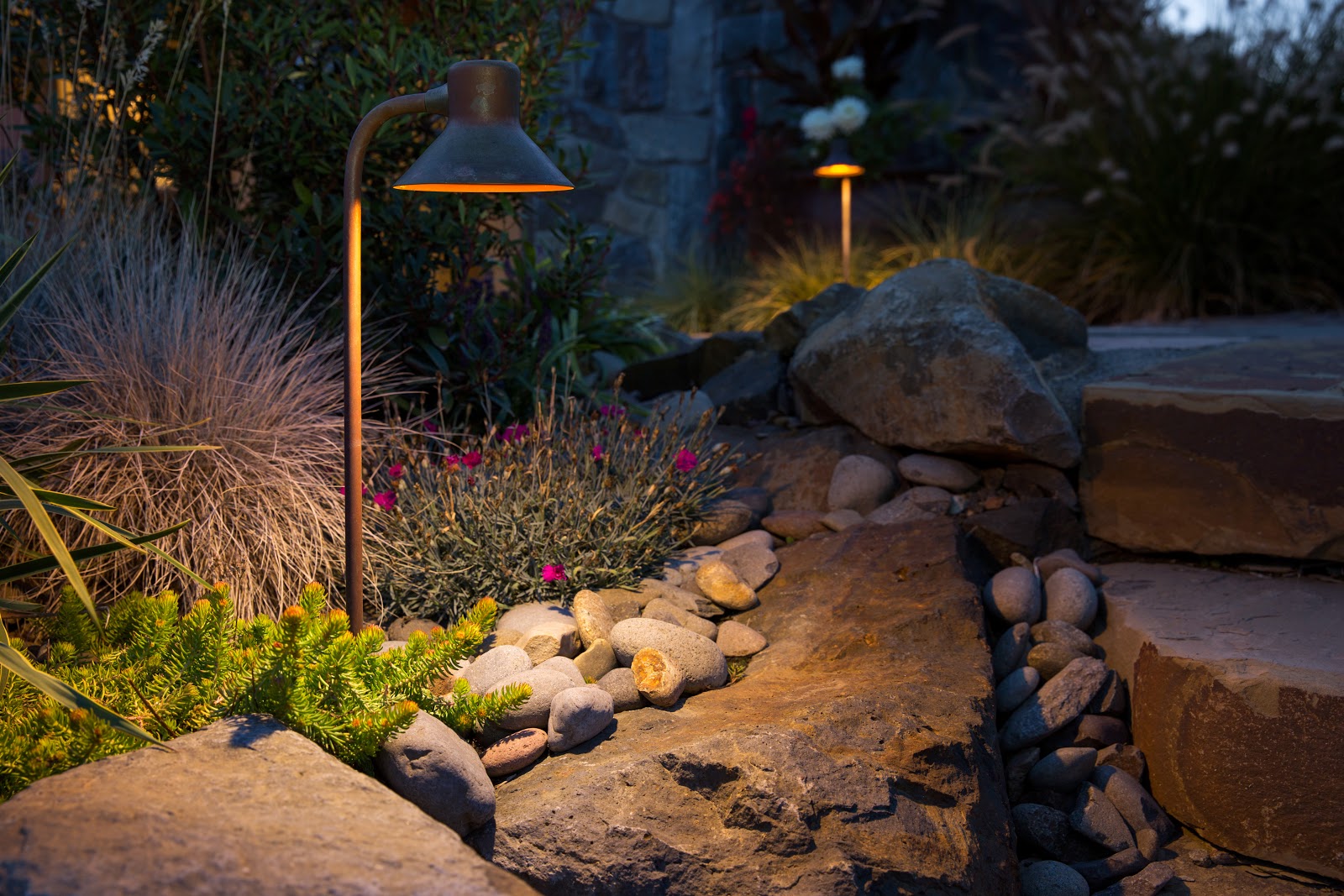 Thiết kế đèn hợp phong thủy cho sân vườn nhà bạn