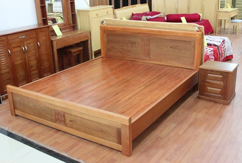 Chiếc giường ngủ bằng gỗ